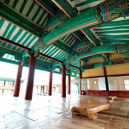 Seoakseowon Hotel Гиеонгджу Екстериор снимка
