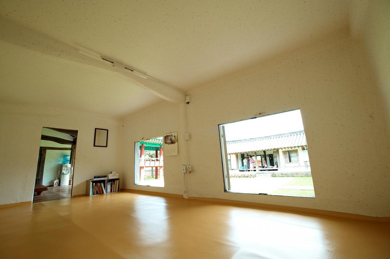 Seoakseowon Hotel Гиеонгджу Екстериор снимка