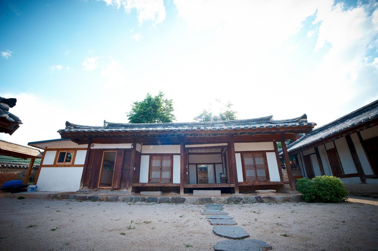 Seoakseowon Hotel Гиеонгджу Екстериор снимка