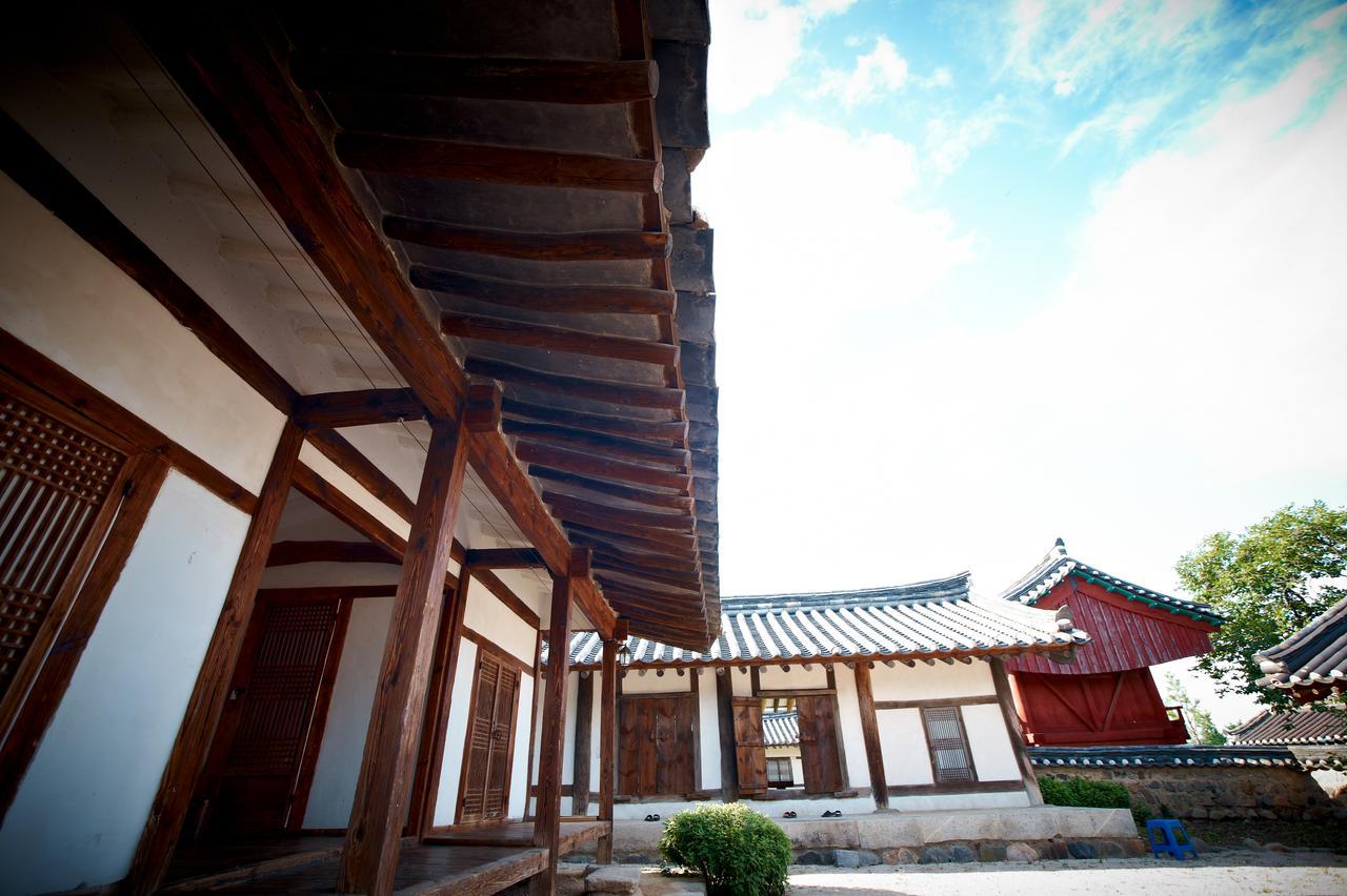 Seoakseowon Hotel Гиеонгджу Екстериор снимка